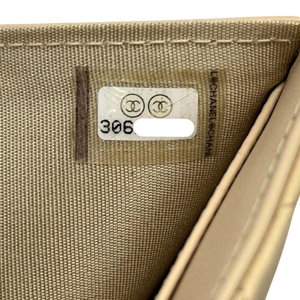 CHANEL Cream Lambskin Leather Logo Wallet - Picture 6 of 12
